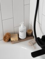 Sensitive Skin Face & Body Cleanser - Image 8